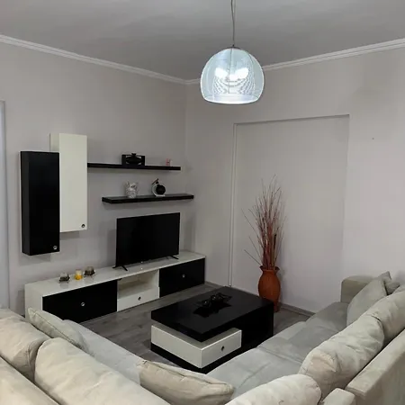 Apartment Cozy In Komuna E Parisit, Tirana